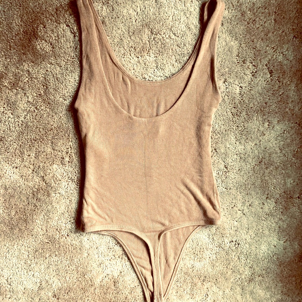Aritzia bodysuit size XS
